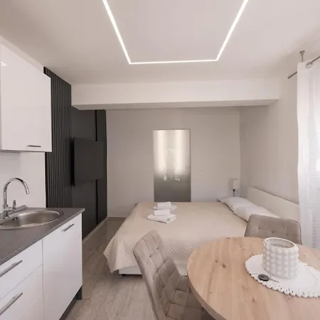 Apartmentszelic Lejlighed