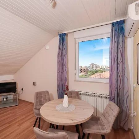 Apartmentszelic Апартаменты Задар