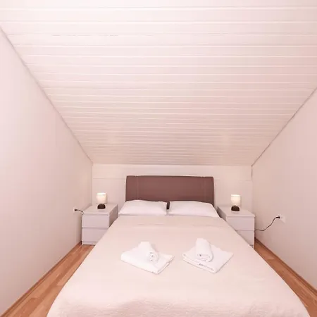 Apartmentszelic Апартаменты Задар