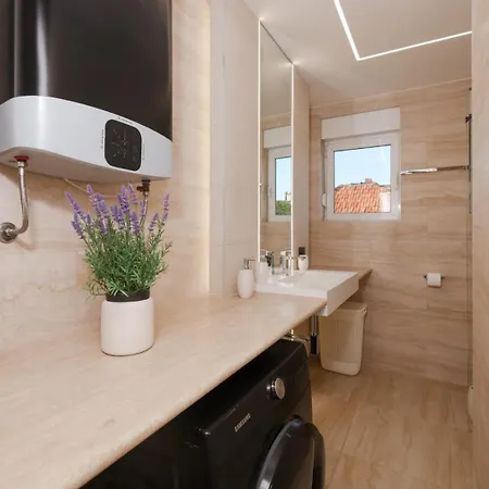 Apartmentszelic Appartamento Zara